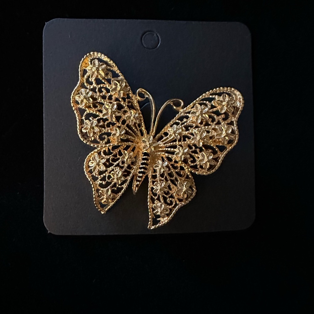 Vintage Elegant Gold Butterfly Brooch